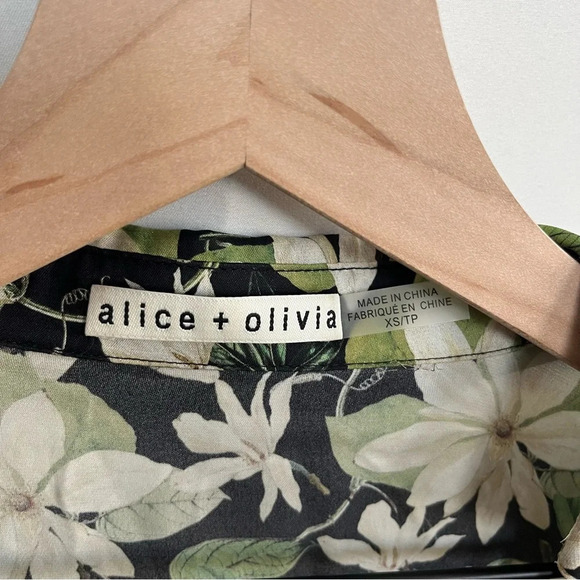 Alice + Olivia Julius Collared Blouse & Olivia Bootcut Pant in Leaf Green - Picture 4 of 8